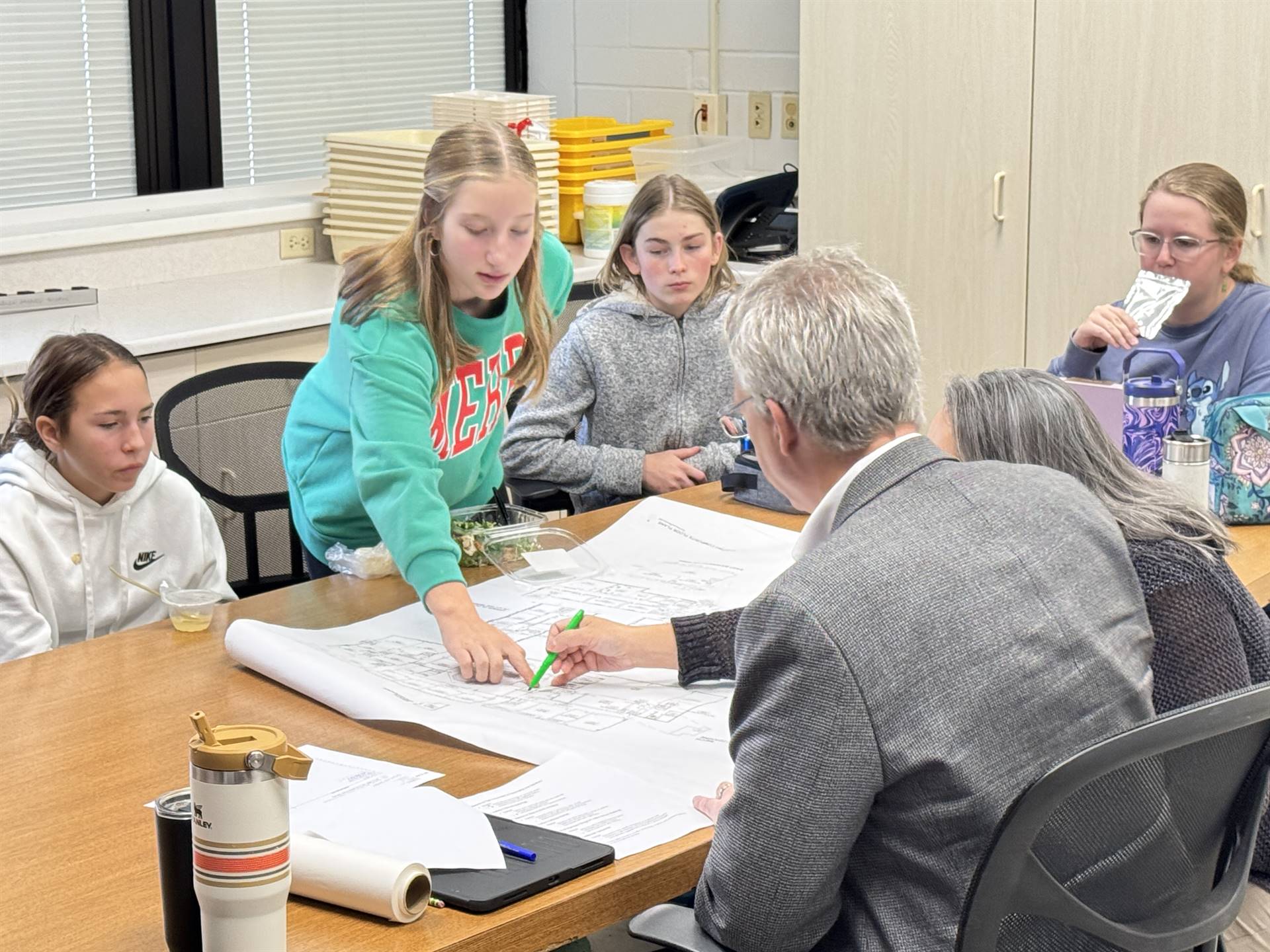 Lincoln Middle School students provide STR Architects with valuable ideas for the design of a new Li