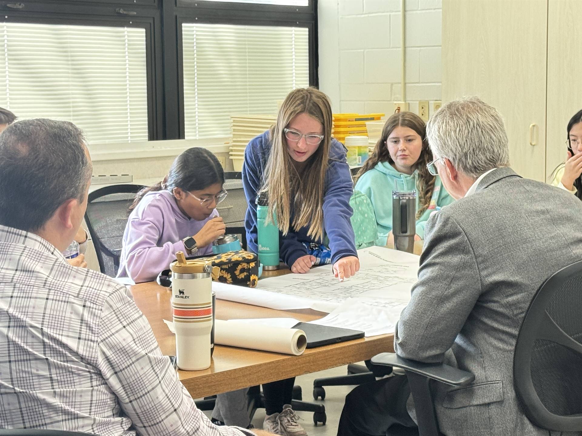Lincoln Middle School students provide STR Architects with valuable ideas for the design of a new Li